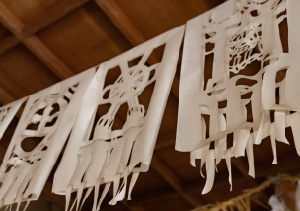 宮崎県高千穂で神楽を舞う舞台に飾られる、彫り物（えりもの）作り体験