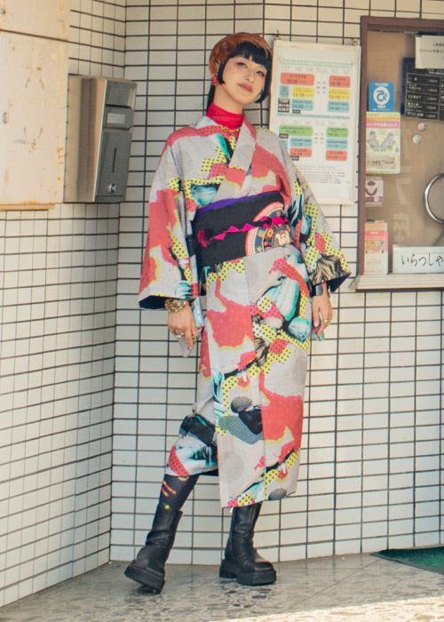 ハイネック×ブーツで楽しむ、和と洋が調和したモダンスタイル